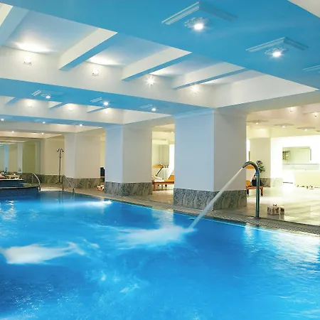 ホテル Grecotel Imperial ラリサ